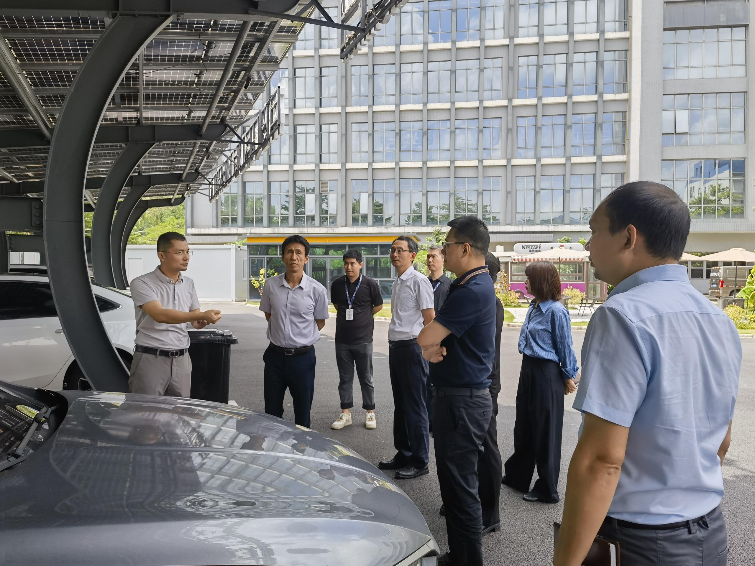 深物业集团一行莅临jinnianhui今年会考察交流，共筑“绿色低碳”新篇章